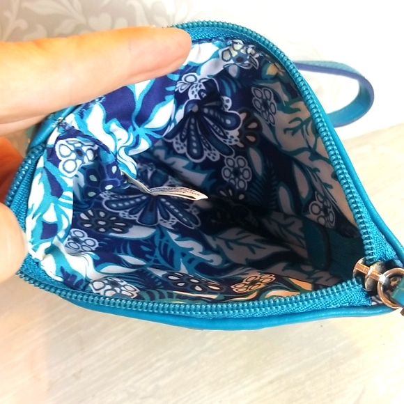 Aqua Blue Wristlet - Picture 4 of 5